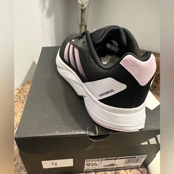 Adidas Women's Black and Pink Running Shoes 9.5 NEW - Picture 2 of 6